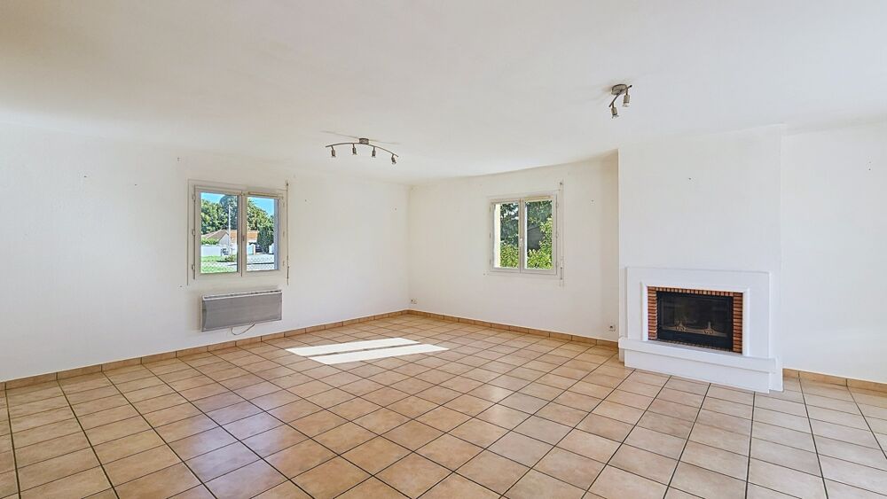 Vente Maison Maison à vendre 5 pièces, 4 chambres avec jardin et garage à LALOUBERE (65) Laloubere