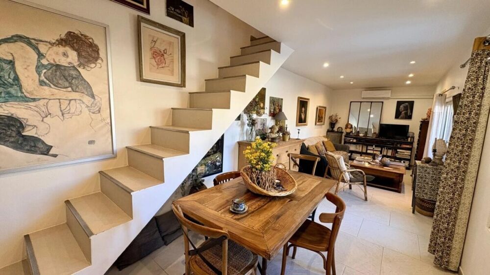 Maison de charme rénovée avec extérieur, stationnement et ja