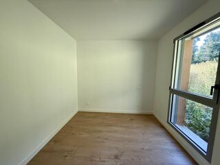  Appartement à louer 3 pièces 60 m²