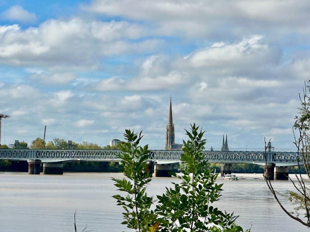 Vente Appartement Bordeaux – Appartement de 90 m², 2 chambres, jardin privatif et sous-sol Bordeaux