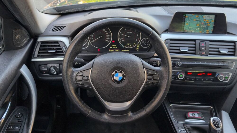 S&eacute;rie 3 (F30) 318d 143 xDrive Sport 2015 occasion 69570 Dardilly
