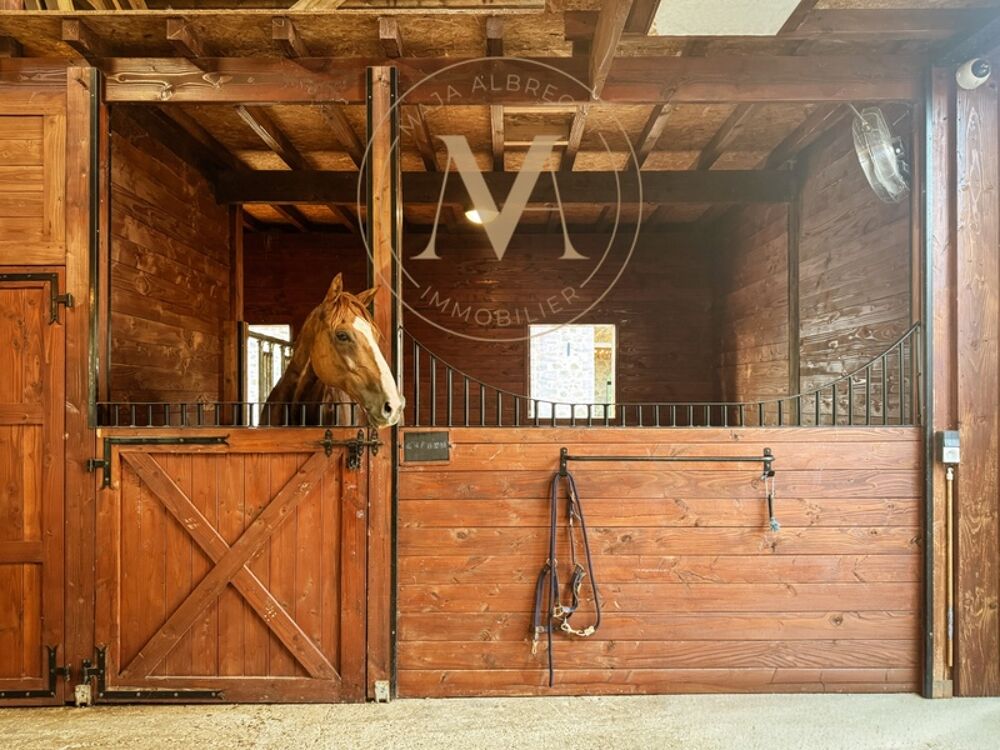 Propriété dexception où chaque détail a été pensé pour le cheval et pour ceux qui laiment proche de LAPLUME (47)