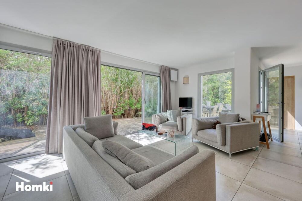 Vente Appartement Appartement T4 de 98 m² à Hyères 83400, Impasse du Réal Baye Hyeres