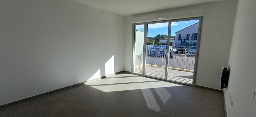 Location Appartement T2 avec balcon et parking à TRANS-EN-PROVENCE Trans en provence