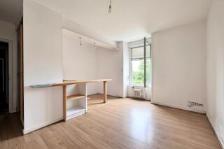  Immeuble à vendre 15 + pièces 571 m²