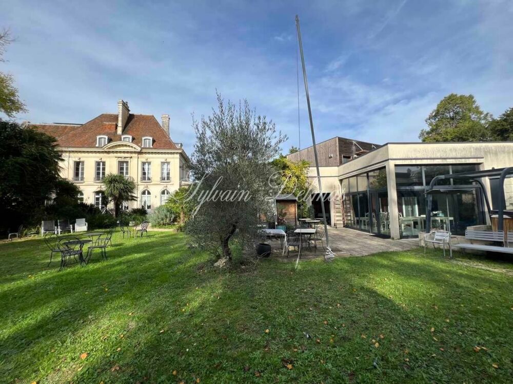 à vendre  Propriété/château Poitiers (86000)