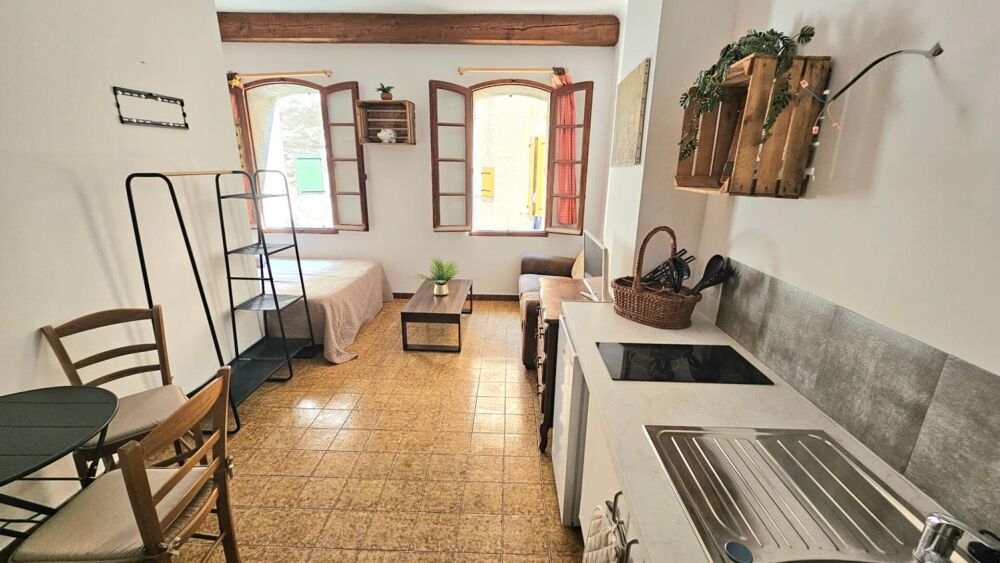 Studio lumineux et calme au 1er étage d'une maison de village