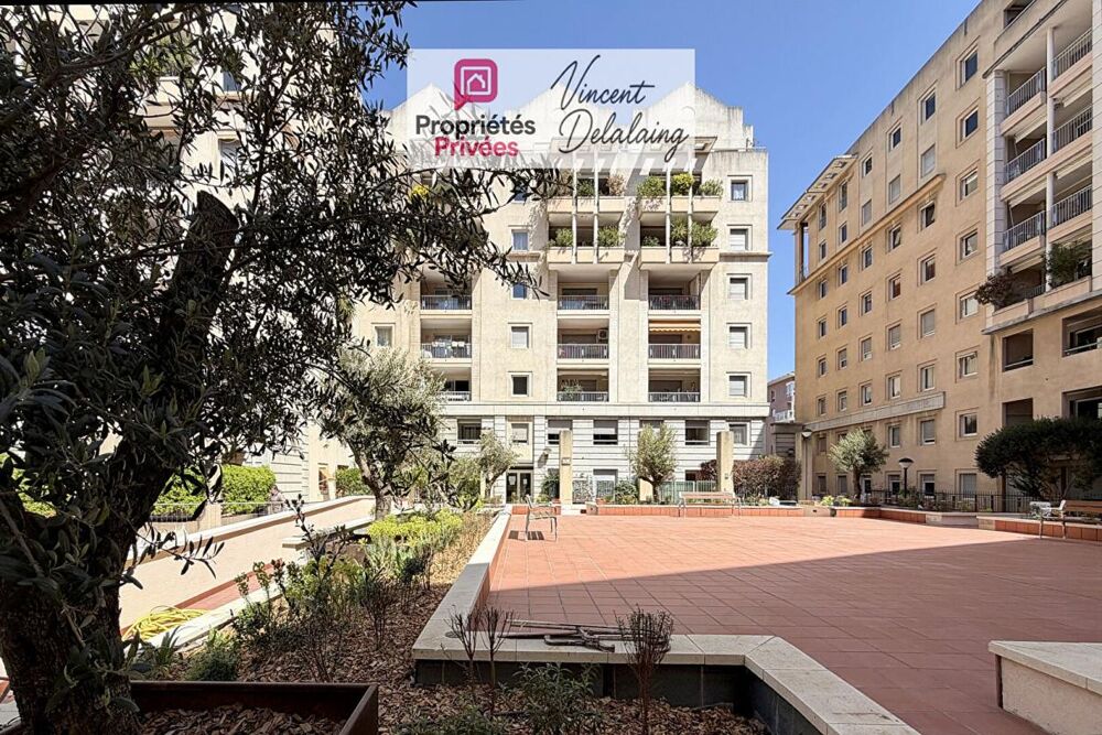 Appartement de standing avec terrasses et places de parking