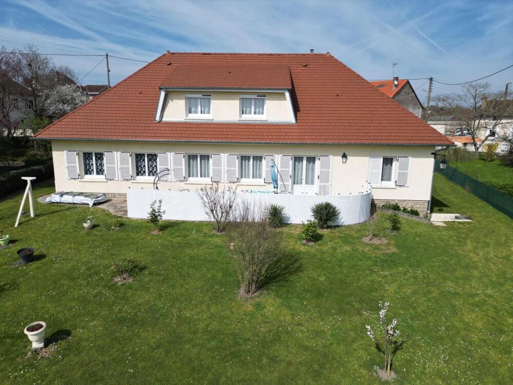 MAISON FAMILIALE EXCEPTIONNELLE  VOLUMES RARES & PRESTATIONS NEUVES
