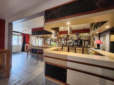   Murs et fonds d'un beau restaurant bar à GUISCRIFF 