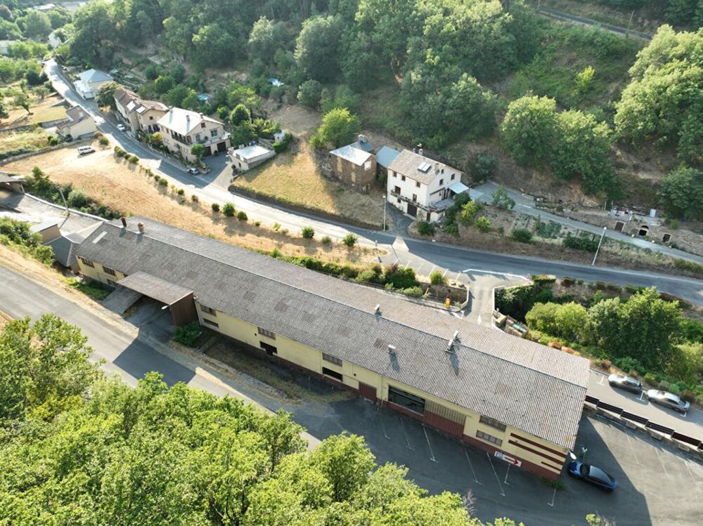 Vente Immeuble Ensemble immobilier de 32 pièces R+1 de 1661 m2 Coupiac