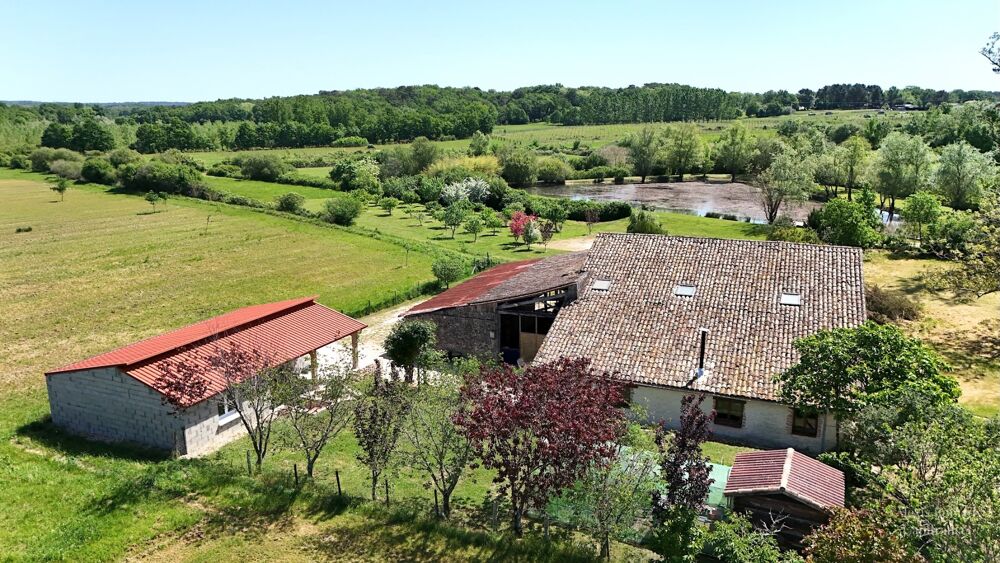 Propriété avec étang et 4,2 ha  Deux habitations modulables  Cadre naturel rare