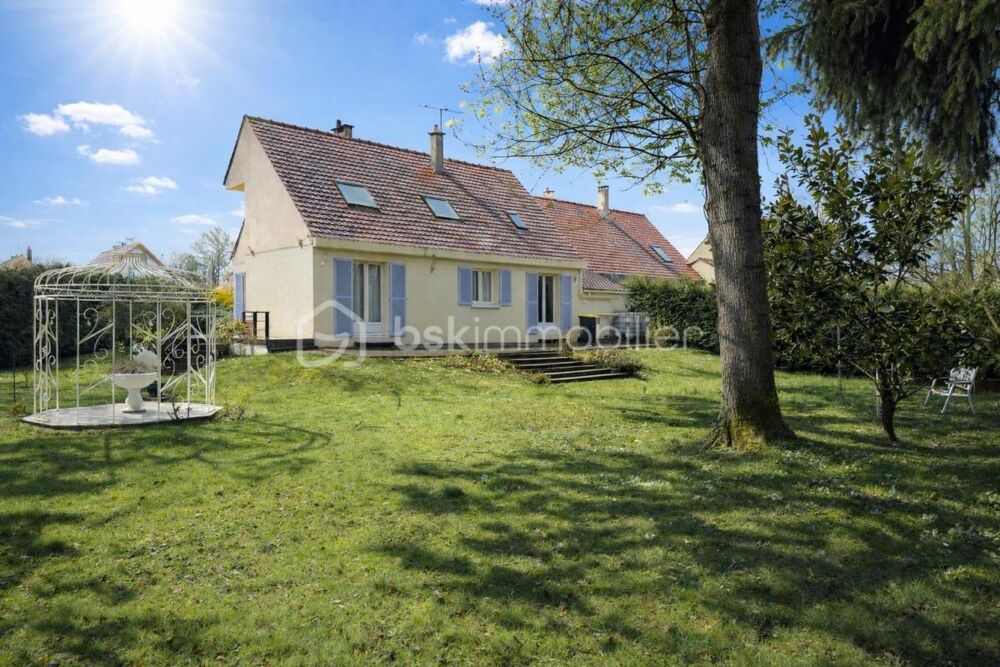 Maison familiale avec grand terrain arboré  Cadre privilégié à Congis-sur-Thérouanne