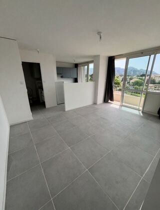  Appartement à louer 1 pièce 30 m²