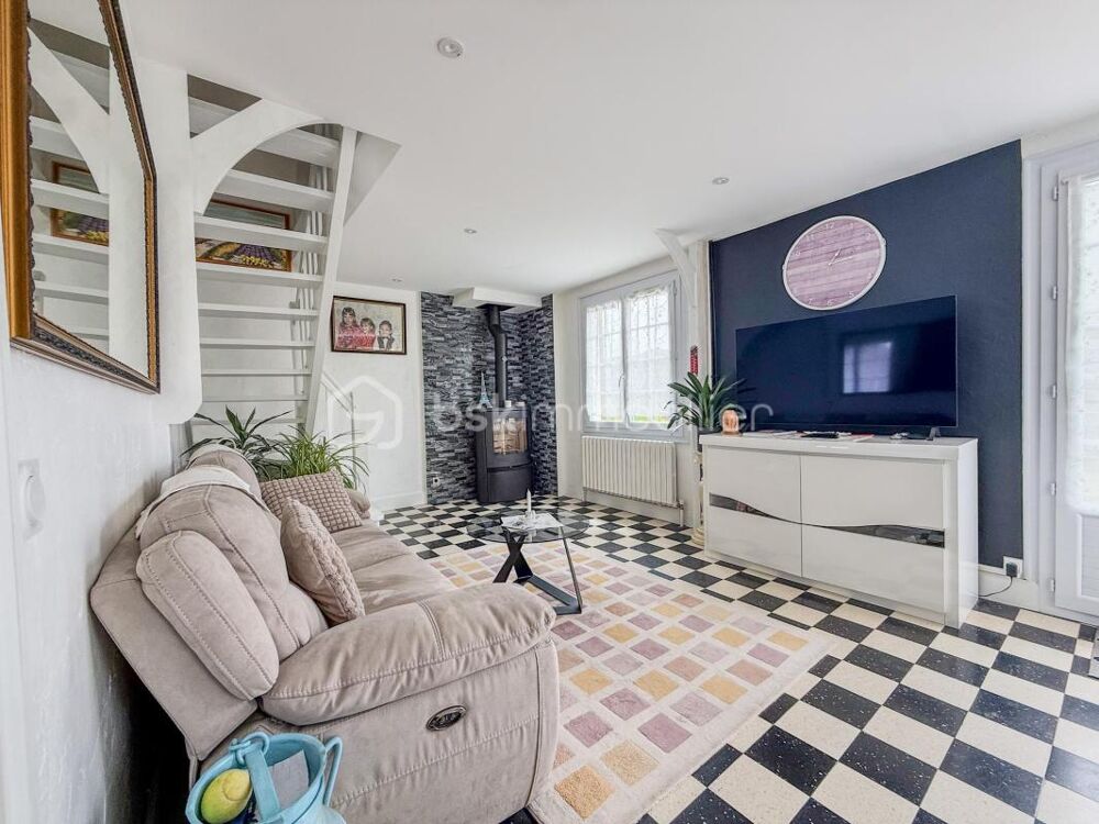 Maison familiale avec sous-sol total, à deux pas du centre-ville de Pont-lÉvêque avec jardin