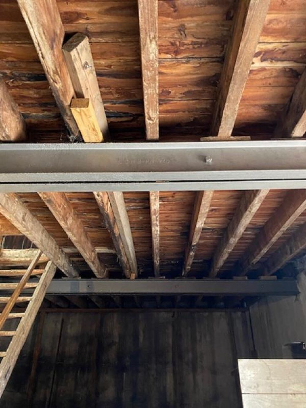 Vente Remise/Grange CAVE 400 m� SUR 2 ETAGES AVEC TOIT TERRASSE Cambieure