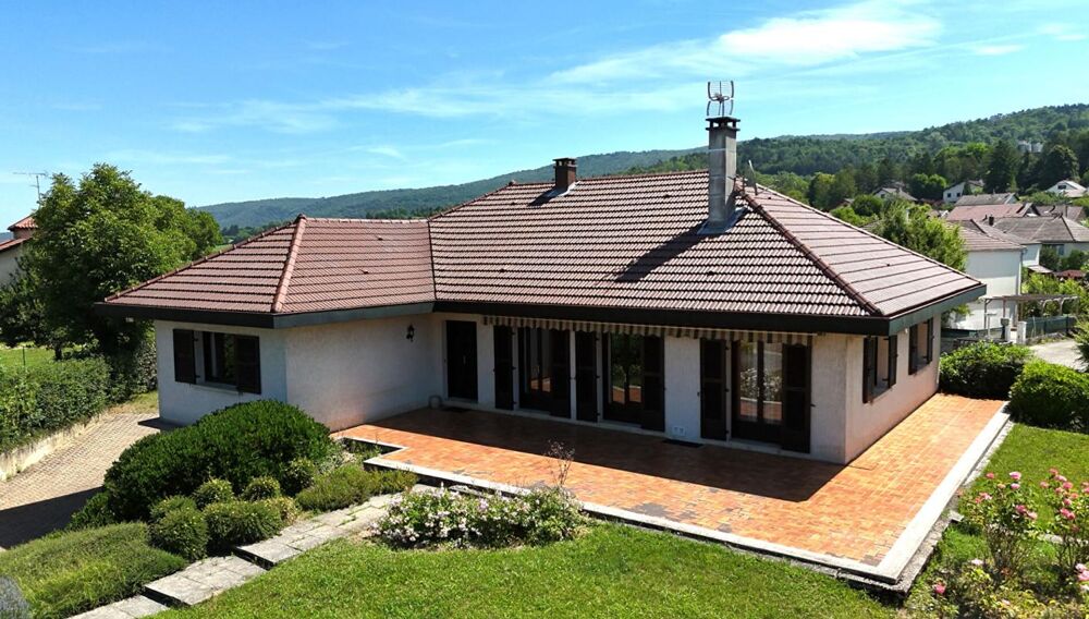 Vente Maison Superbe villa de 189 m² , sur terrain clos et arboré de 2 036 m² Arinthod