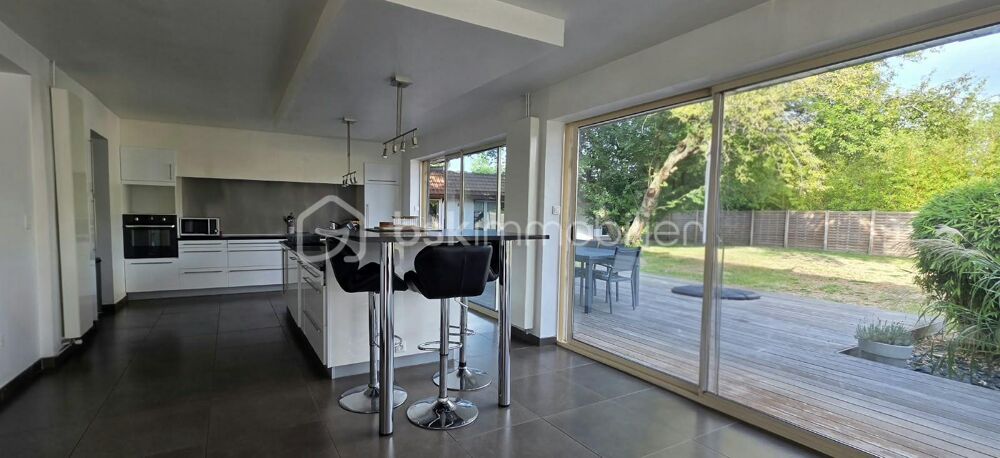 Vente Maison ? A proximité de CYSOING – Maison individuelle semi plain-pied de 216 m² – 4 chambres – Terrain de 1 970 m² – Dépendances 106 m² Cysoing
