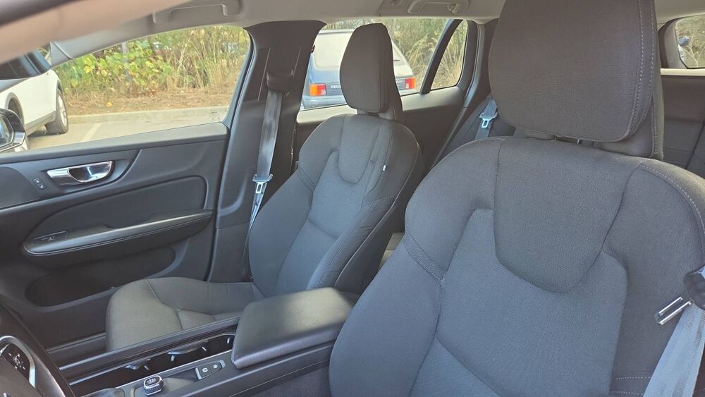 V60 2.0 D4 190 Geartronic8 Momentum - Automatique 2019 occasion 83310 Cogolin