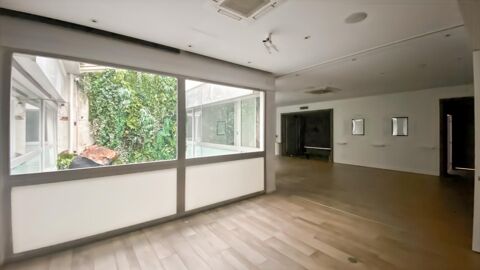 A louer bureaux r&eacute;nov&eacute;s proche m&eacute;tro Franklin Delano Roosevelt 12867 75008 Paris