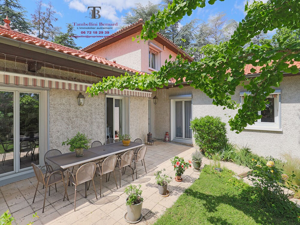 à vendre  Propriété/château Craponne (69290)