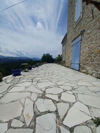  Maison � vendre 7 pi�ces 204 m�