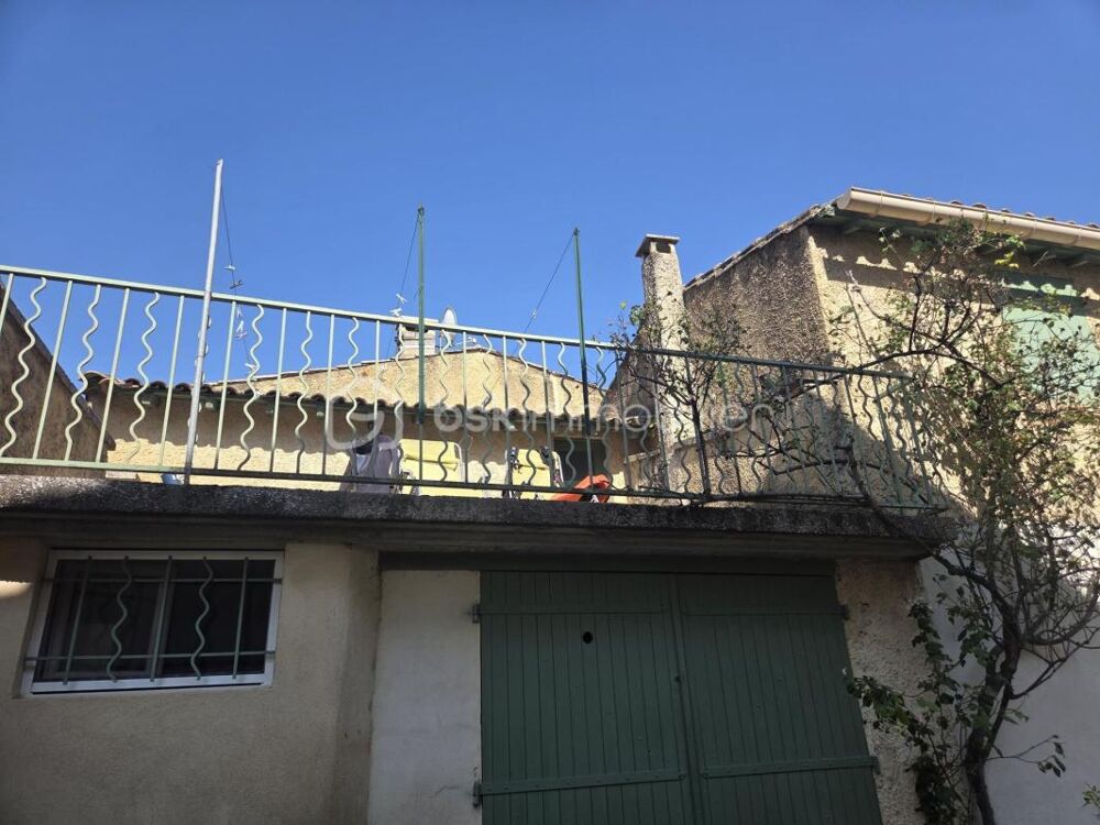 Location Maison MAISON DE VILLAGE avec Cour+Terrasse+Garage Valliguieres