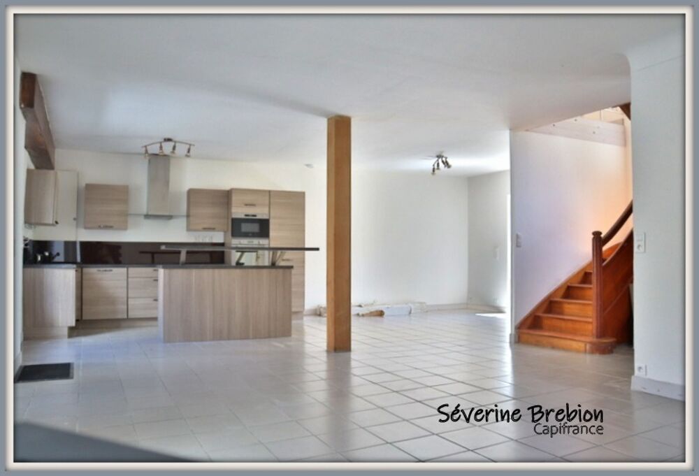 Maison rénovée, 3 chambres, terrain, garage VISCOMTAT (63)
