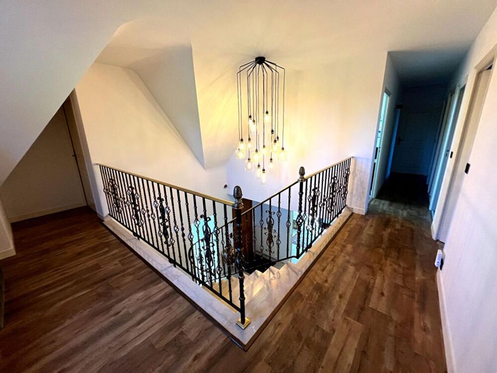 Vente Maison Maison Le Vivier Sur Mer 7 pièce(s) 230 m2, piscine 2800 M³ de terrain Le vivier sur mer