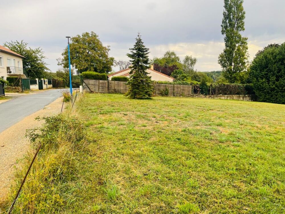 Vente Terrain A Saisissez l'opportunité de ce magnifique terrain de 2 752,00 m²  (86) Liguge