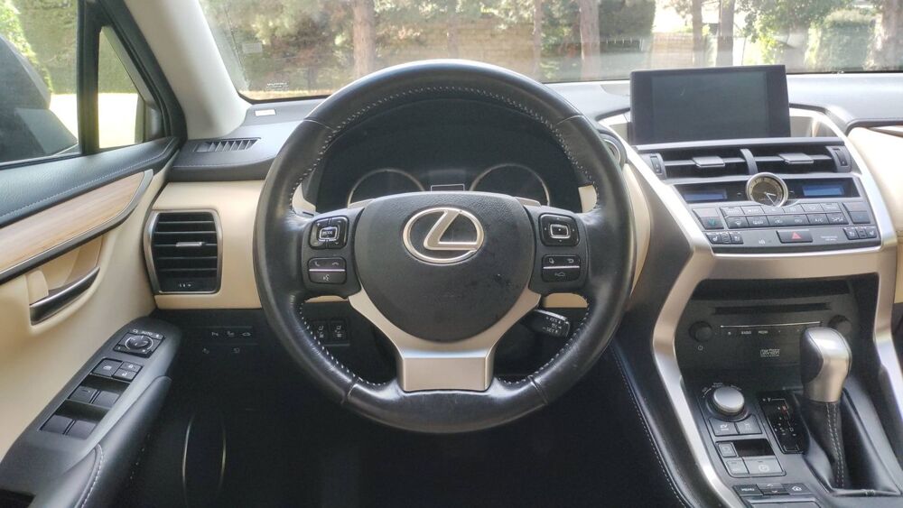 NX 2.5 VVT-i 197 Hybrid AWD e-CVT Ex&eacute;cutive - Automatique Toit 2015 occasion 14500 Caen