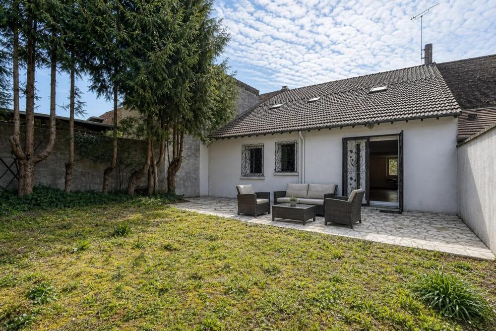 Maison spacieuse et authentique à Fontenailles