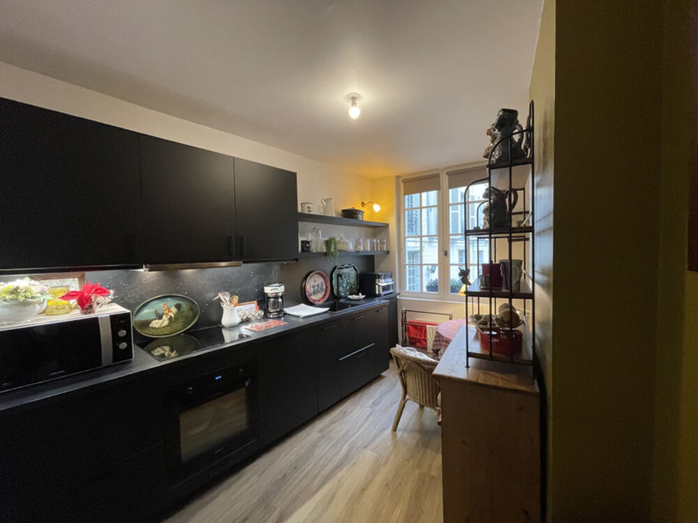 Au coeur du Saumur Historique Appartement rénové de 92m2 situé au 1er étage d'une petite copropriété -3 chambres