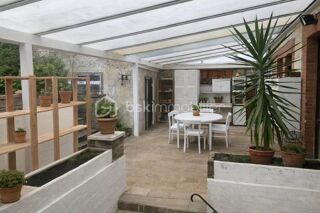  Propri�t�/ch�teau � vendre 11 pi�ces 227 m�