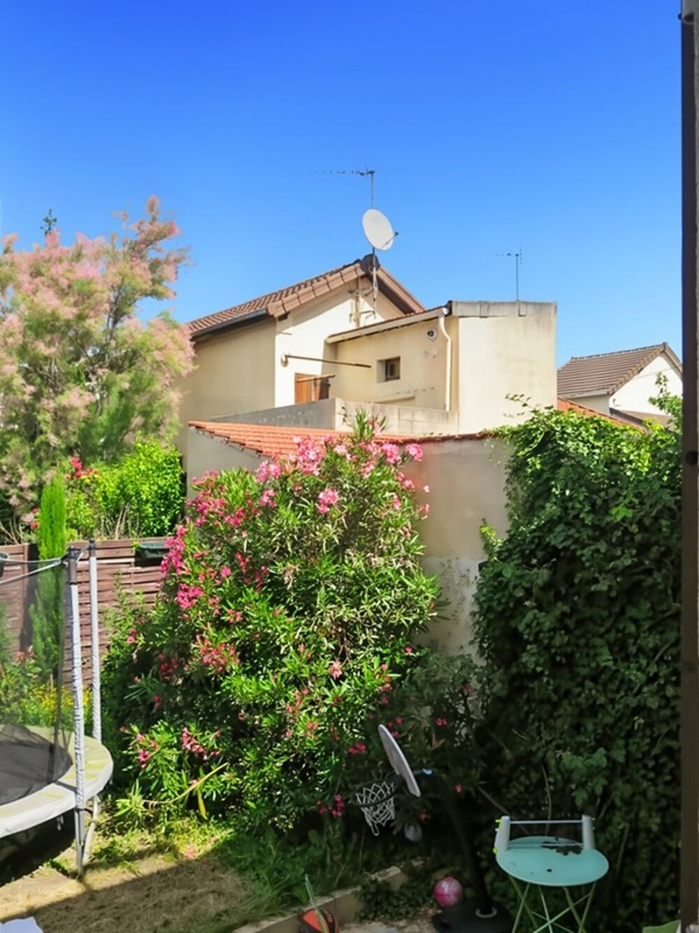 Vente Maison Maison familiale 100 m² – Centre-ville de Drancy – Jardin & pompe à chaleur récente Drancy