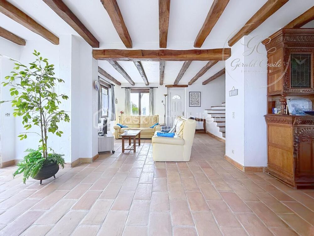 Maison 5 pièces de 142 m² avec une annexe de 55 m² à Tanneron