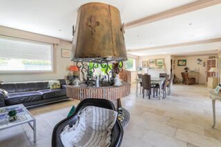  Propriété/château à vendre 6 pièces 350 m²