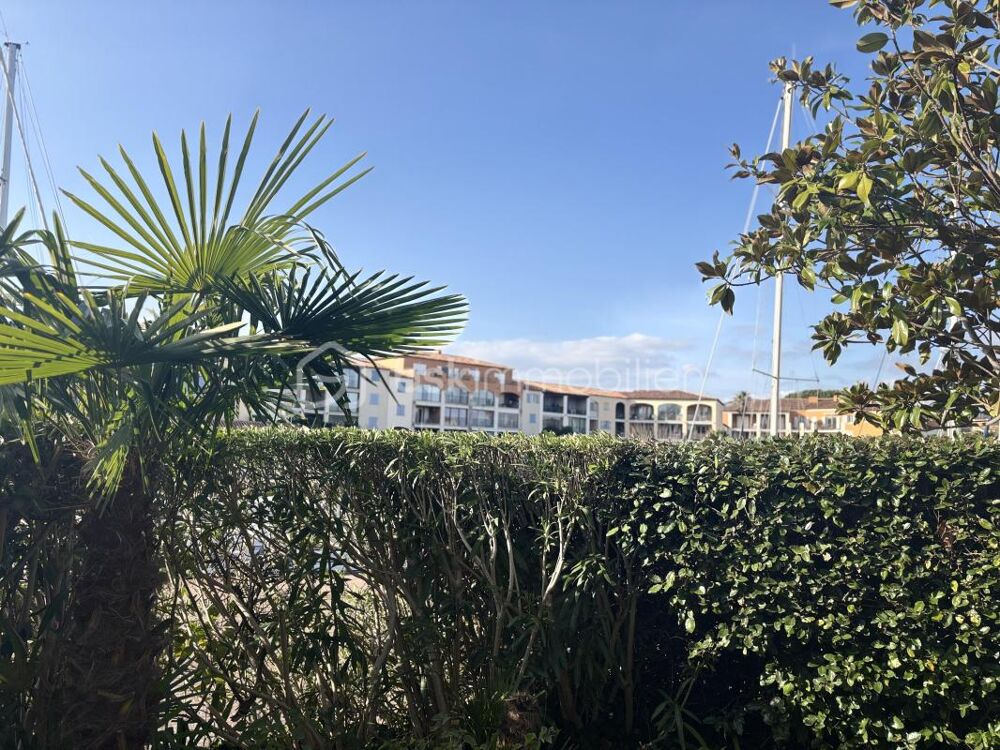 PORT COGOLIN - APPARTEMENT DE STANDING AVEC JARDIN PRIVATIF ET ACCÈS MARINA