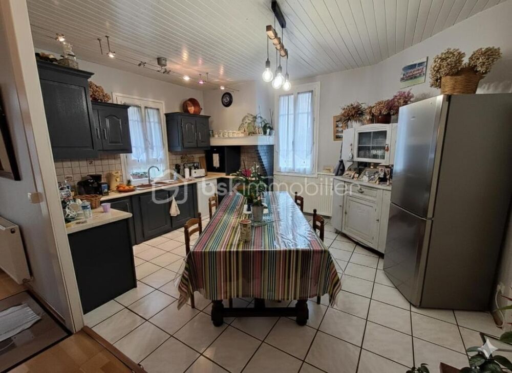 Maison de Bourg de Caractère - 139m² - Charme, Jardin et Garage