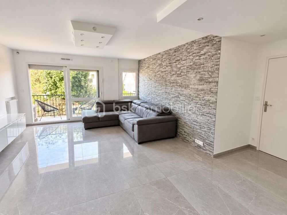 Vente Appartement 4 Pièces Limite Lilas avec Box et Cave Bagnolet