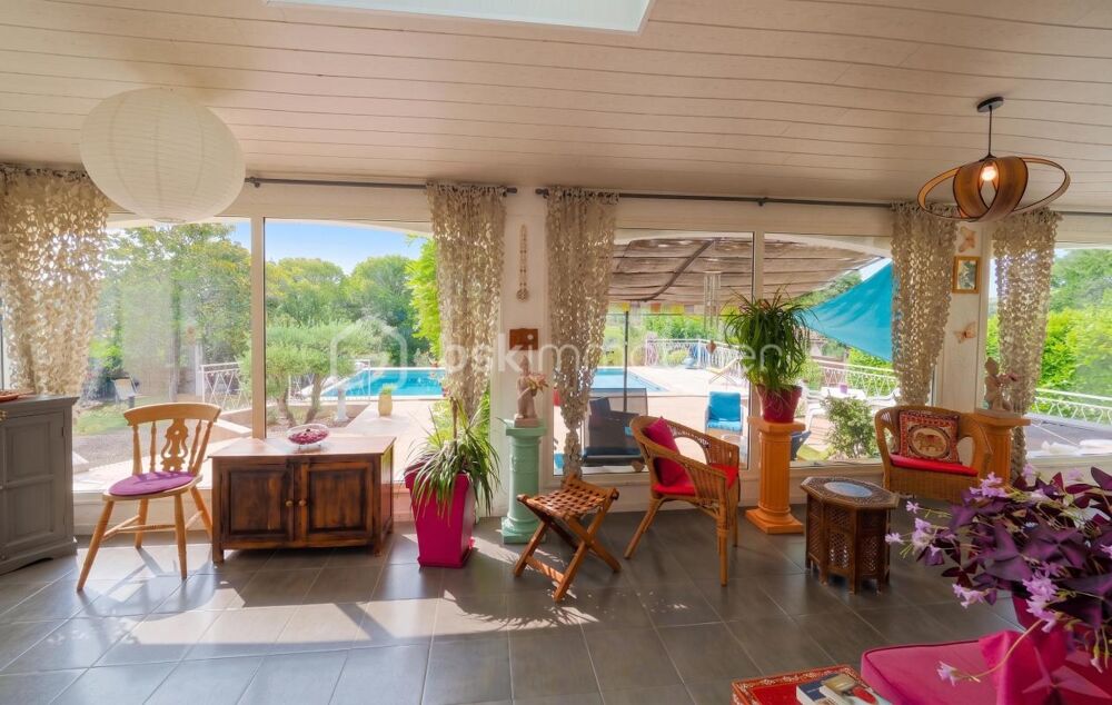 Maison plain-pied 134 m²  Piscine  Terrain 1 300 m²  Sud Ardèche (Laurac)