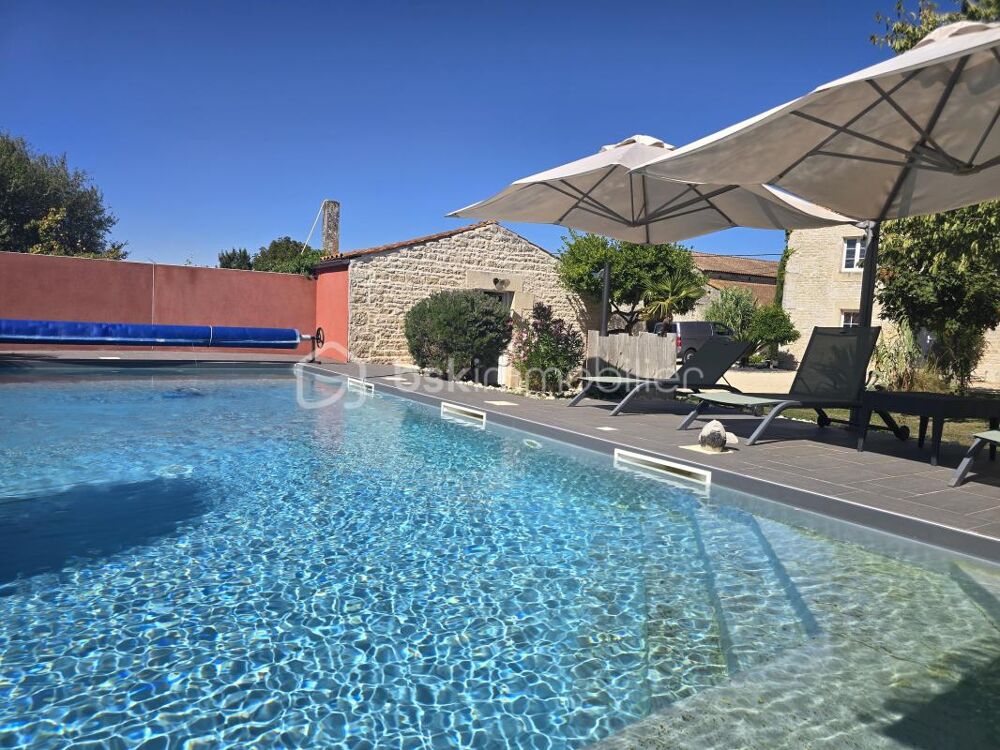 Longère de caractère avec piscine, dépendances et vaste terrain  Benet