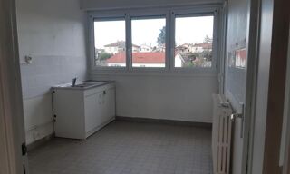  Appartement à louer 6 pièces 112 m² Unieux