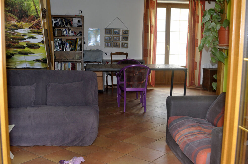 Belle ferme en pierre de taille avec beaucoup de cachet à L'ABERGEMENT DE CUISERY (71)