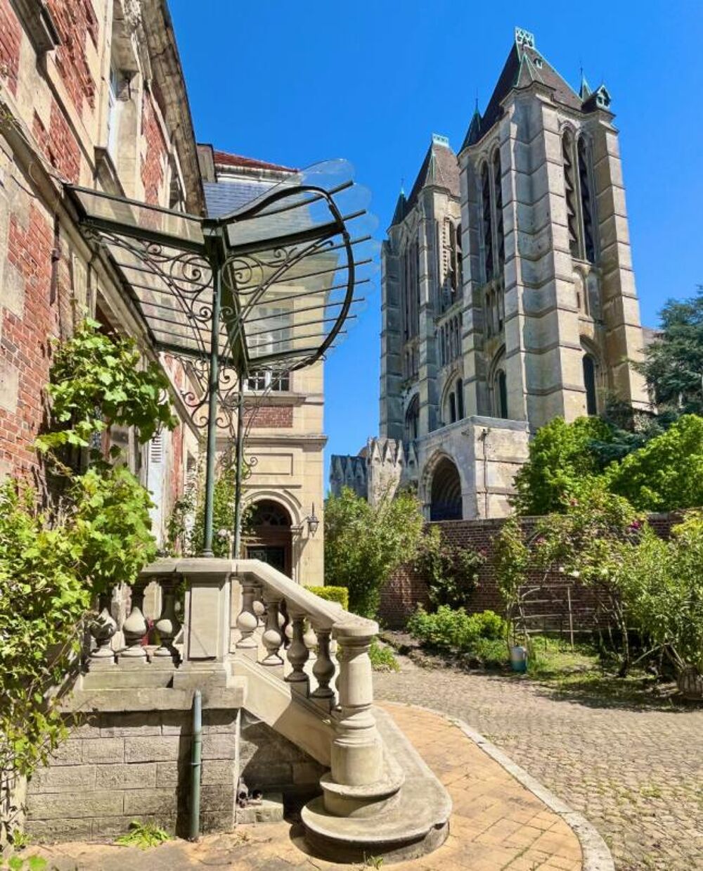 Vente Propriété/Château Maison de Maître :10 pièce(s) 288 m2 - Terrain 959m² Compiegne