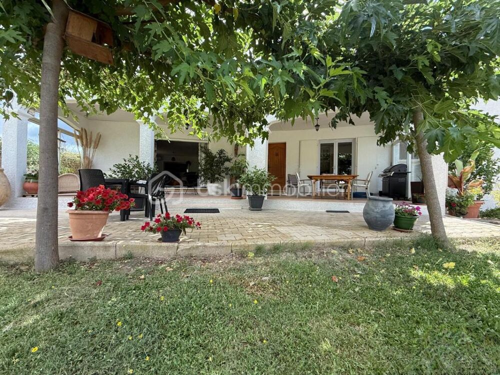 � vendre  Villa Pouzolles (34480)