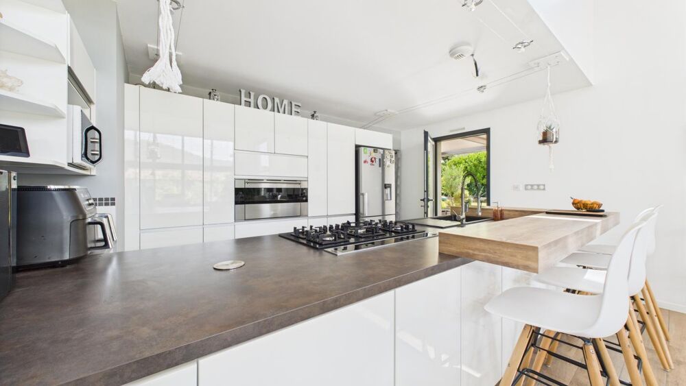 � vendre  Maison Saint-Georges-les-Bains (07800)