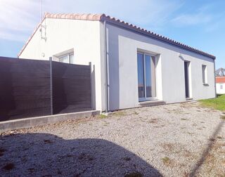Vente Maison Maison 2 chambres - CHALLANS - 204250  TTC Challans