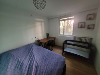  Appartement à louer 4 pièces 77 m²