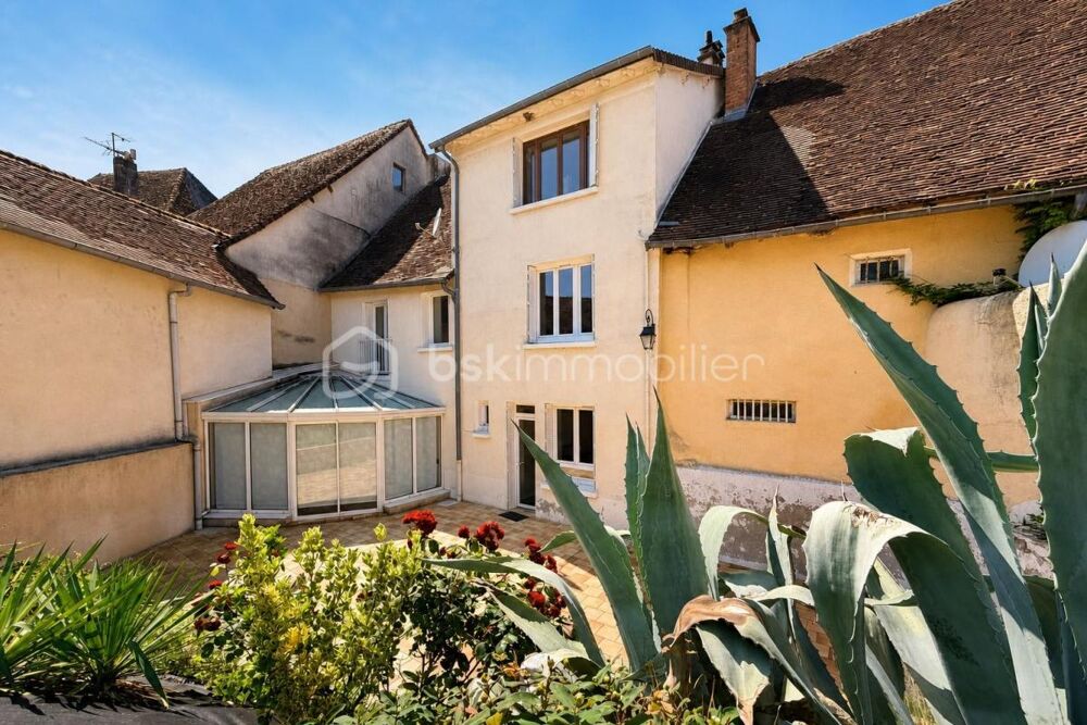 Vente Maison Maison de bourg avec piscine et dépendances Saint germain les belles